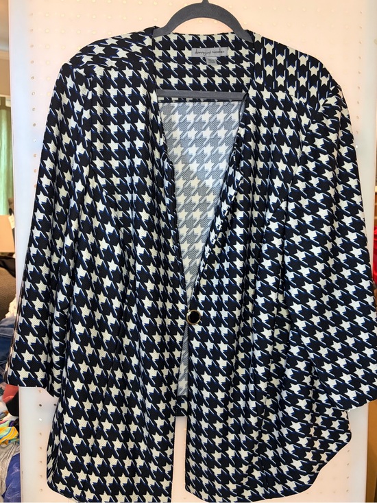 Danny & Nicole Jackets & Blazers - Danny & Nicole Black and White Houndstooth Open Blazer